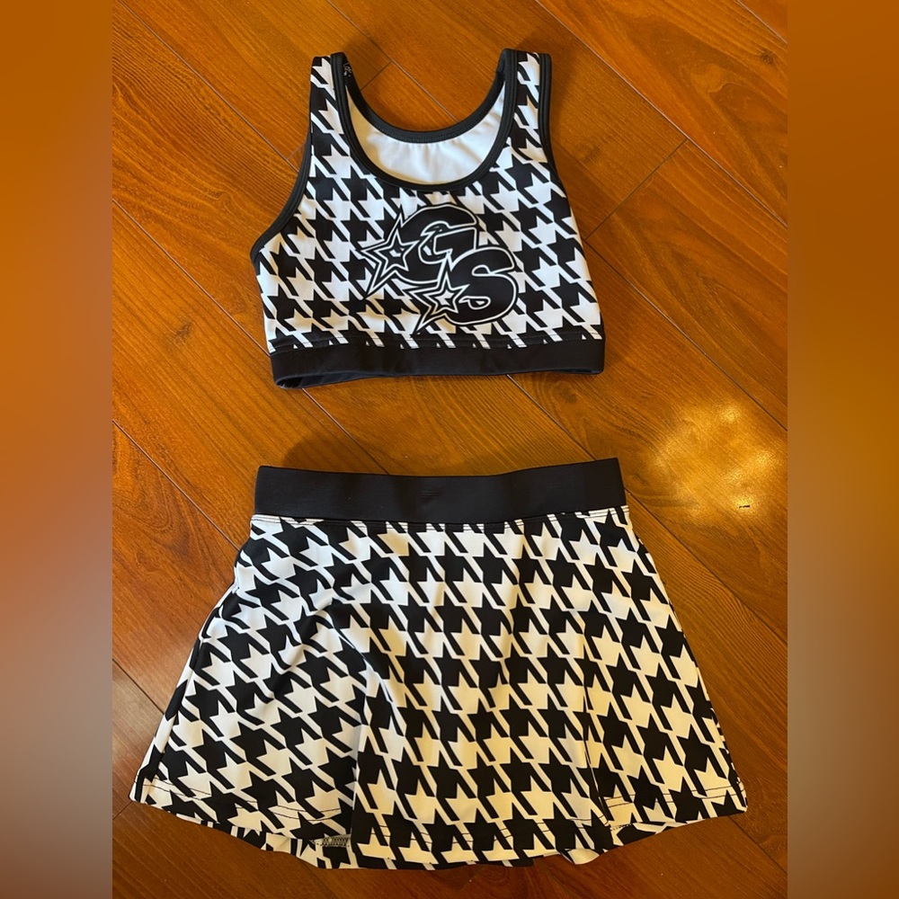 Glitter Stars cheer set. Size Junior large (fits like a youth 10) EUC